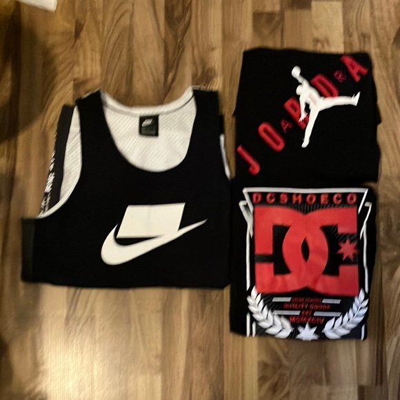 Lot of 3 mens shirts Nike, Jordan, DC - Picture 1 of 4
